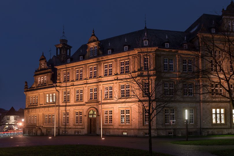 Ratsgymnasium Bielefeld, Nacht, Nachtaufnahme, blaue Stunde, Sehenswürdigkeit