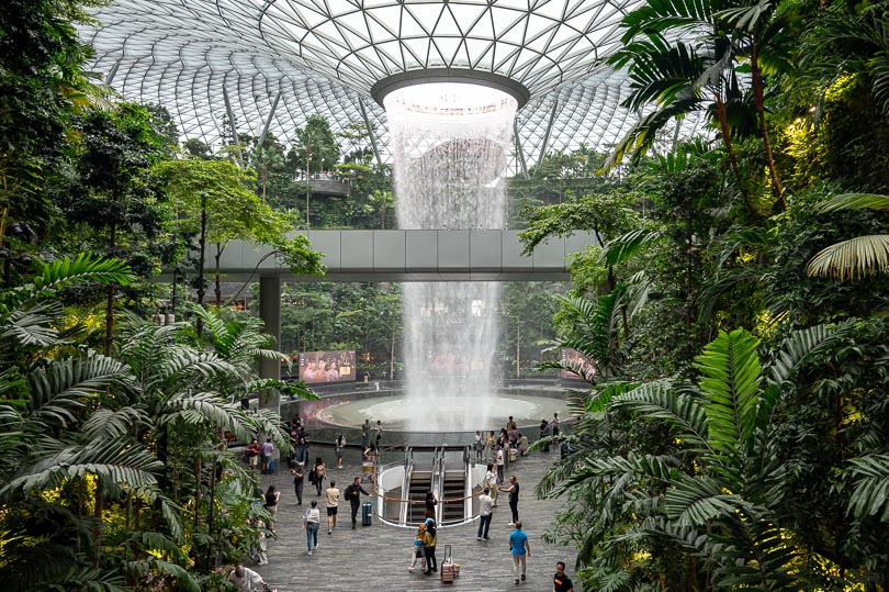 Singapur, Changi Airport, Wasserfall, Jewel am Terminal 1, Rain Fortex, Regenwald