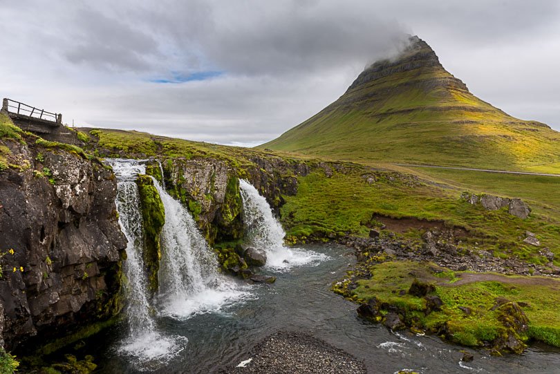 Island, Wasserfall Kirkjufellsfoss, Snæfellsnes, Sehenswuerdigkeiten