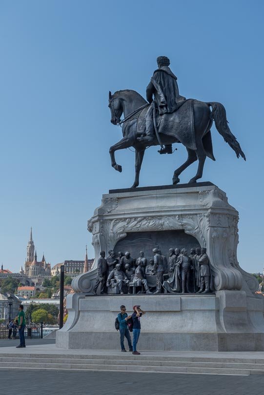 Budapest: Reiterstatue von Gyula Andrássy am Parlament